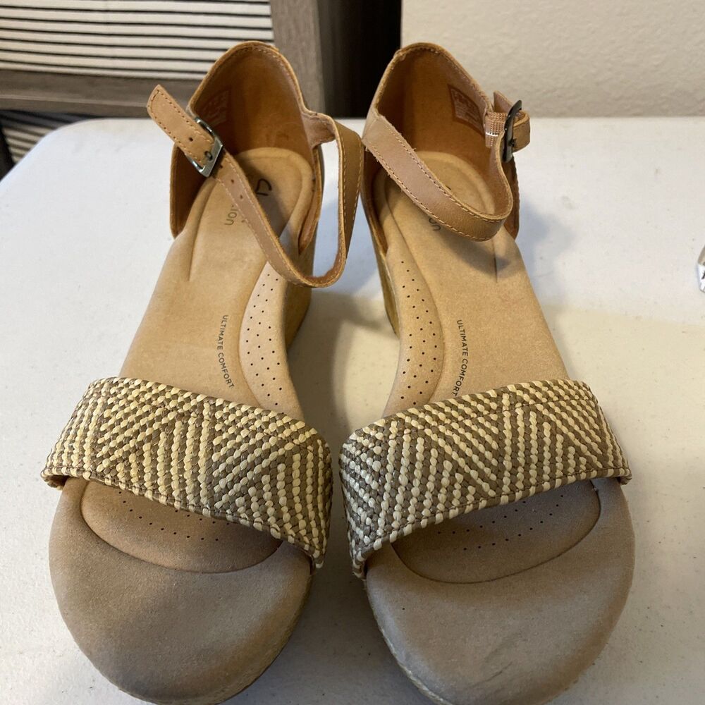Clarks Rose Ease Light Tan Leather Wedge Sandals Women Sz 11M Ultimate Comfort